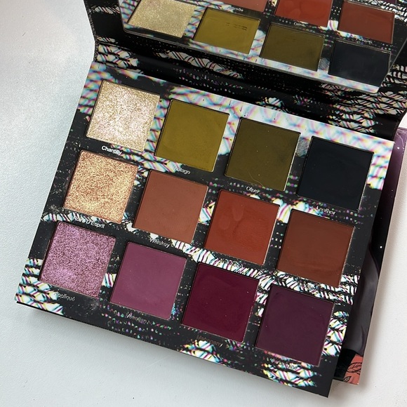 Unearthly leather and lace & not normal (original) - Picture 3 of 3